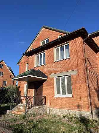 Продаж Будинок 7-кімнатний на вул. Межева 