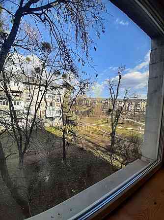 Продаж Квартира 1-кімнатна, 3/5 поверх на Верховного Совета бул., 26Б Київ