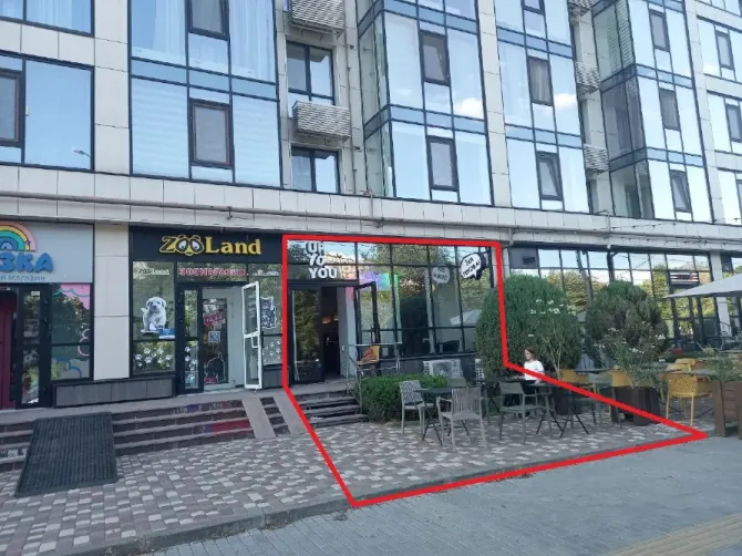 New Shop for rent on the red line in the residential complex 