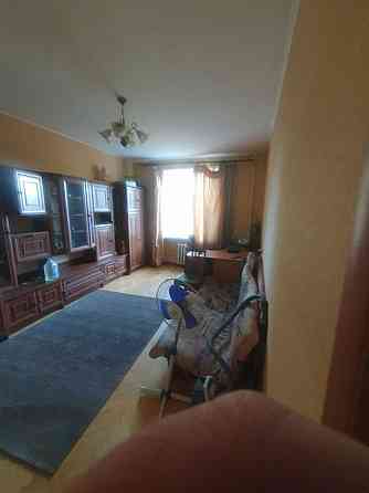 Оренда Квартира 3-кімнатна, 4/5 поверх на Міцкевича, 10 Киев