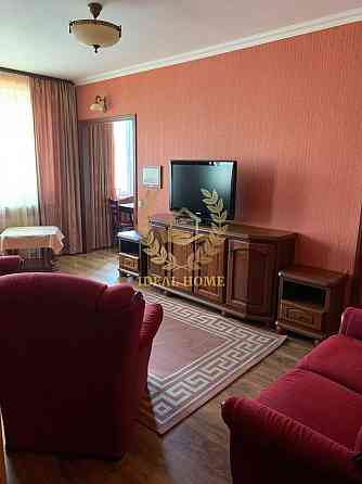 3-кімн. квартира, вул. Уманська 41, 4/5, 57 м², ремонт, меблі, 90 000 Киев