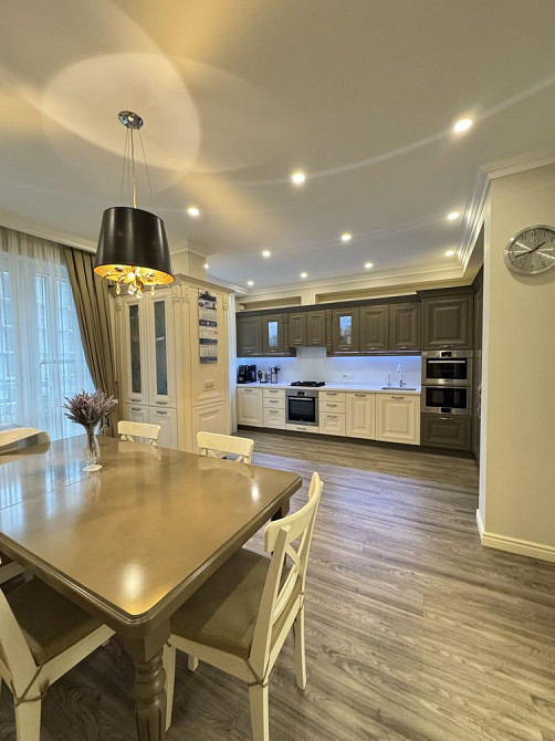 Продаж Квартира 4-кімнатна, 6/7 поверх на Метрологічна вул., д. 109А Київ - фото 1