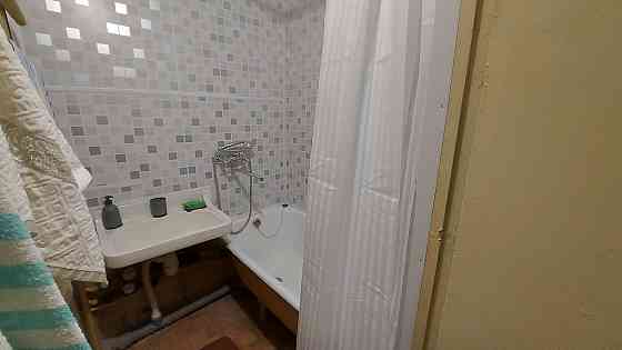 Оренда Квартира 2-кімнатна, 9/9 поверх на Івана Дзюби вул. (Сімї Сосніних), 12 Киев