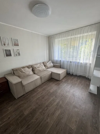 Оренда Квартира 1-кімнатна, 4/5 поверх на Нижньоюрківська, 4 Киев