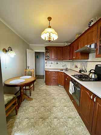 Продаж 3к Квартира 82 кв.м Гайдамацька вул. Рівне