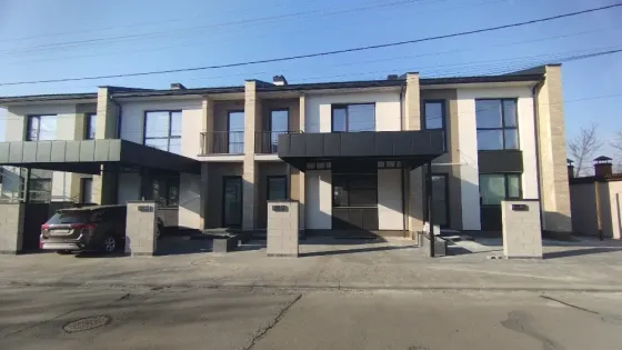 Продаж 2-поверховий Котедж з ділянкою 1.5 сот 135 кв.м 4 кімн. на О. Капуша Ужгород