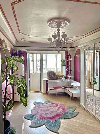 Продаж Квартира 3-кімнатна, 8/10 поверх на Лесі Українки вул., д. 5 Київ