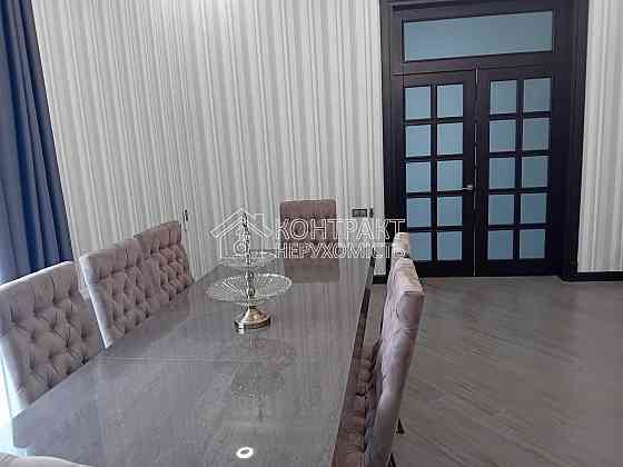 Продаж Будинок 5-кімнатний на вул. Науки Kharkiv