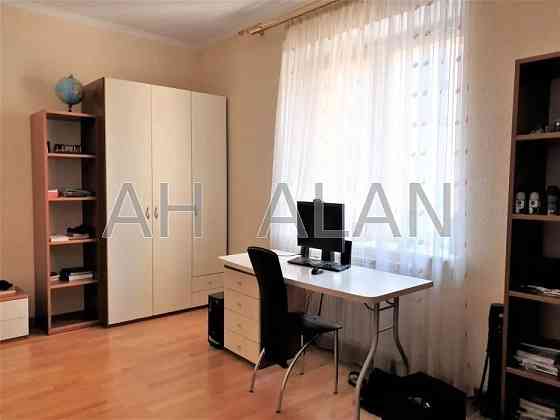 Продаж Будинок 4-кімнатний на Володимира Івасюка пр-т, 6, корп. 1 Київ