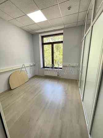 Оренда офісне приміщення на вул. Хрещатик приміщень - 3, поверх - 2/4 Киев