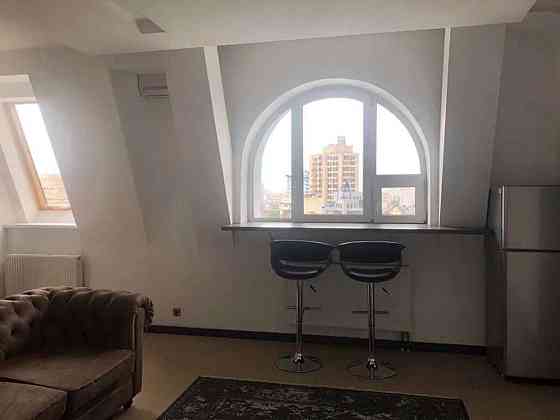 Оренда Квартира 2-кімнатна, 9/9 поверх на Кониського, 76-78 Kiev