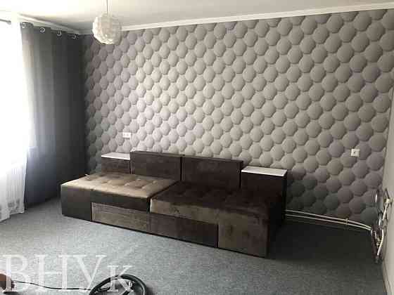 Продаж Квартира 2-кімнатна, 5/5 поверх на Відродження Luts'k