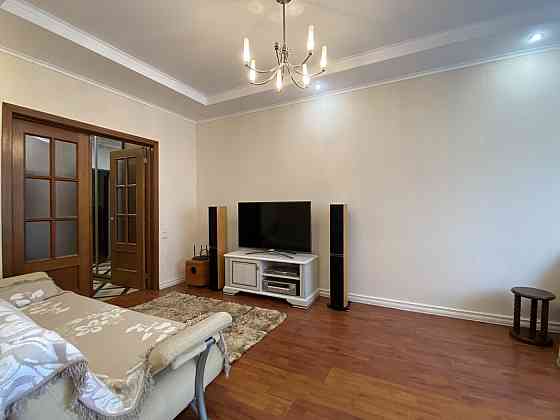 Оренда Квартира 3-кімнатна, 7/24 поверх на улица Никольско-Слободская, д.6 Киев