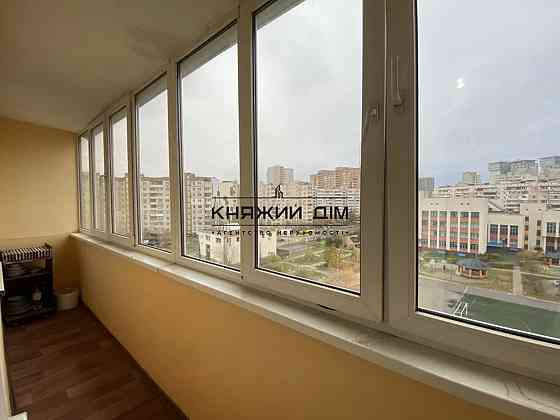 Продаж Квартира 1-кімнатна, 7/10 поверх на Урловская ул. Київ