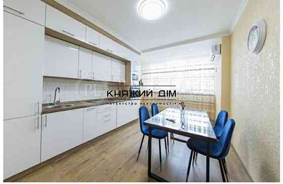 Шикарная двухкомнатная квартира с видом на озеро в ЖК Лебединый.Код: 21132371 Киев