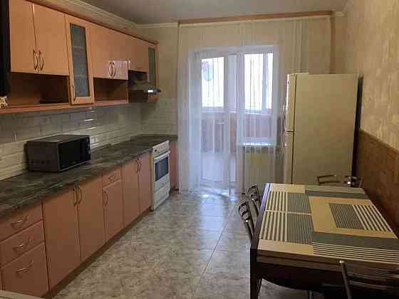 Оренда Квартира 3-кімнатна, 9/15 поверх на ул. Михаила Драгоманова Киев