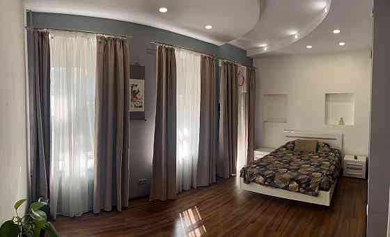 Оренда Квартира 1-кімнатна, 2/4 поверх на Костянтинівська, 4 Київ