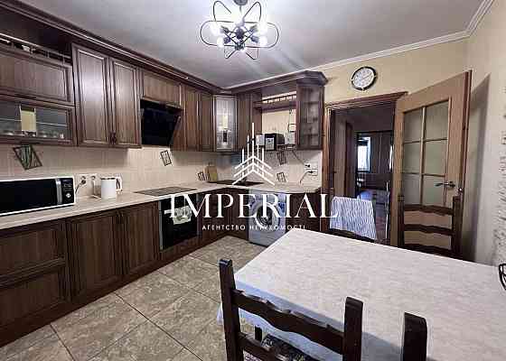 Продаж Квартира 3-кімнатна, 14/16 поверх на вул. Радунская Kiev