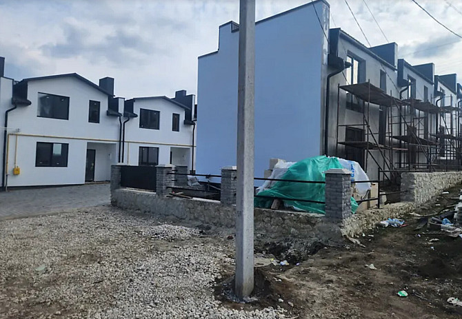 Продаж 2 поверхового таунхауса з ділянкою на 1 сотку, 85 кв. м,  - фото 1
