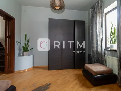 Продаж 2-поверховий   301.7 кв.м  на Тиха вулиця 18 Чернівці - фото 2