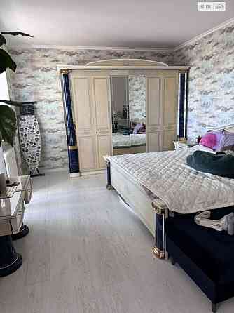 Продаж Квартира 3-кімнатна, 9/19 поверх на Рональда Рейгана вул., д. 34/51 Київ