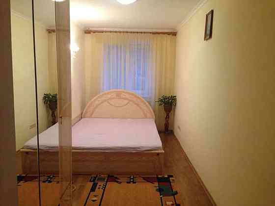 Оренда Квартира 2-кімнатна, 4/5 поверх на ул. Салютная Київ