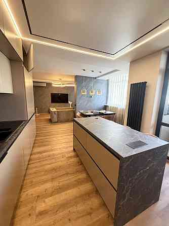 Продаж Квартира 3-кімнатна, 13/14 поверх на Нивська вул., д. 4Г Київ