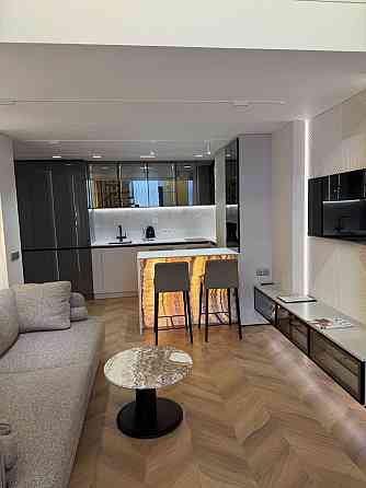 Продаж Квартира 2-кімнатна, 2/25 поверх на Васильківська вул., д. 100а Київ