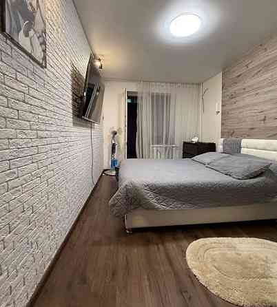 Продаж Квартира 3-кімнатна, 8/10 поверх на Мира пр., 13 Dnipro