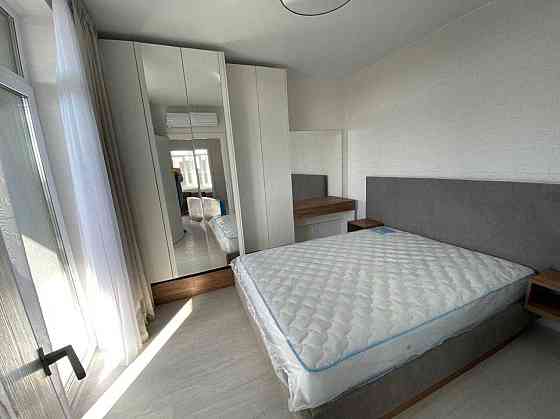 Продаж Квартира 3-кімнатна, 17/25 поверх на Васильківська вул., д. 100а Kiev