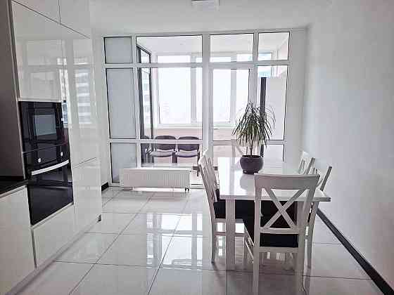 Продаж Квартира 2-кімнатна, 12/25 поверх на Євгенія Сверстюка вул., д. 6-В Kiev