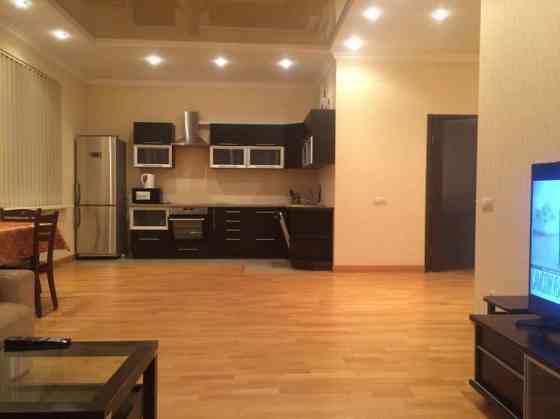 Оренда Квартира 2-кімнатна, 21/25 поверх на ул. Срибнокильская Київ