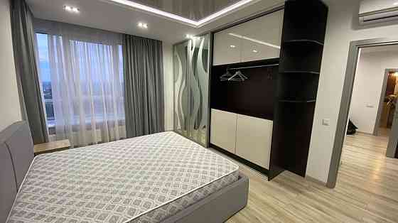 Оренда Квартира 2-кімнатна, 16/25 поверх на ул. Заречная, 1б Kiev