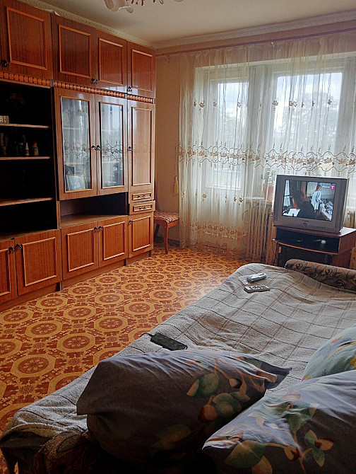 ГОТОВОЕ ЖИЛЬЕ В ЦЕНТРЕ УСАТОВО! 3-к квартира с мебелью и техникой!  - фото 1