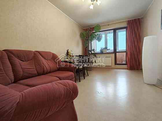 Продаж Квартира 4-кімнатна, 14/16 поверх на вул. Дружби народів Харків