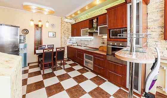 Оренда Квартира 3-кімнатна, 4/21 поверх на пр. Николая Бажана, 14 Київ