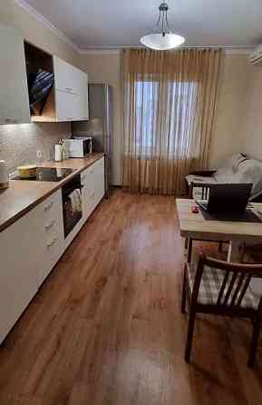 Оренда Квартира 2-кімнатна, 9/9 поверх на ул. Михаила Драгоманова, 1б Киев