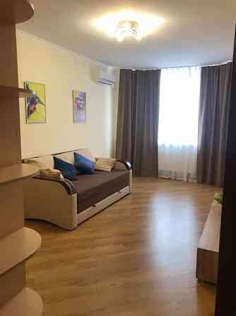 Оренда Квартира 1-кімнатна, 22/25 поверх на ул. Елены Пчилки Київ