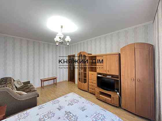 Оренда Квартира 1-кімнатна, 4/6 поверх на Дмитриевская ул. Киев