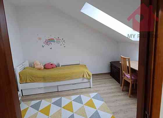 Продаж Квартира 4-кімнатна, 5/5 поверх на Мальовнича Ужгород