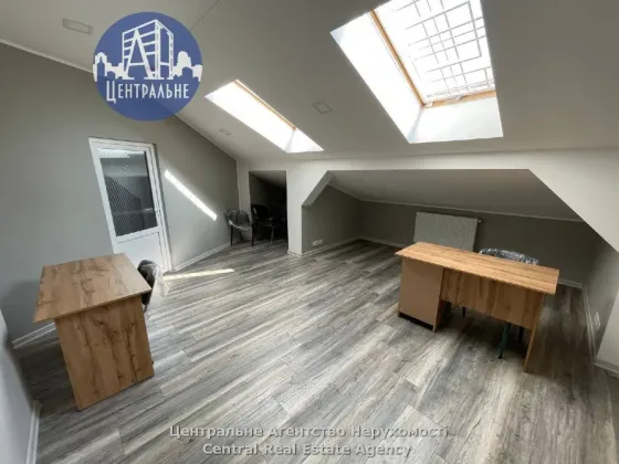 Сдаётся Бизнес-центр / Административное здание площадь 70 кв.м 3-й этаж Черновцы Міцкевича Черновцы