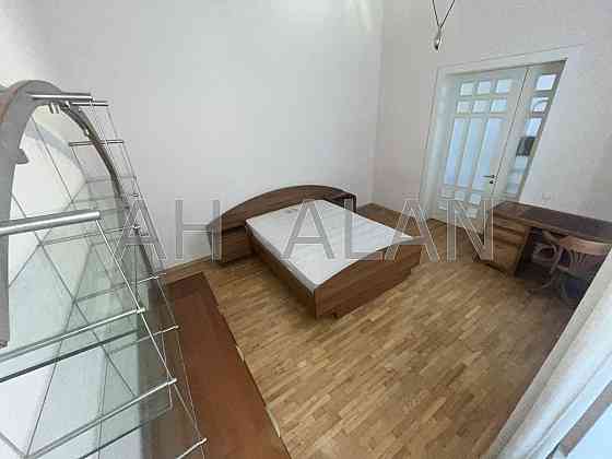 Оренда Будинок 3-кімнатний на Саксаганського вул., 22 Київ