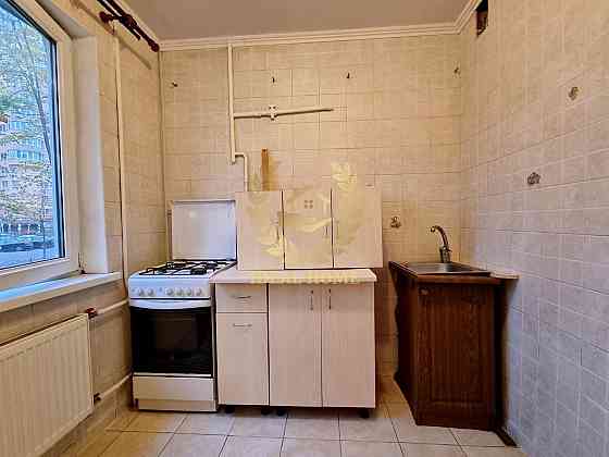 Продаж Квартира 2-кімнатна на Академика Шалимова ул. Kiev