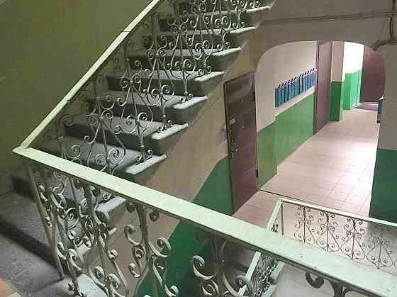 Продаж Квартира 3-кімнатна, 2/5 поверх на Саксаганского вул., д. 41В Киев