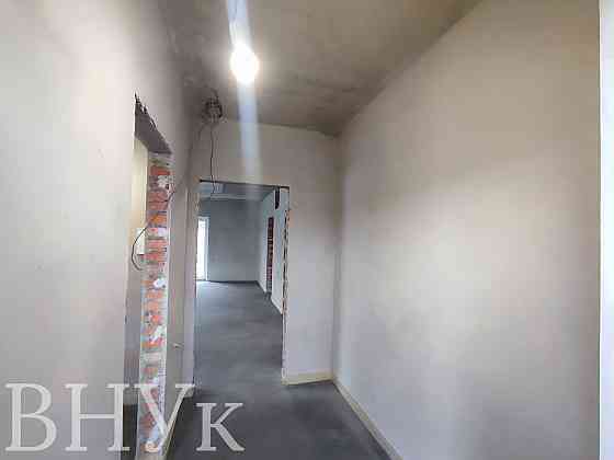 Продаж Квартира 3-кімнатна, 1/1 поверх на Словянська 