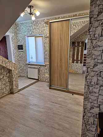 Оренда Квартира 4-кімнатна, 2/2 поверх на вул. Райдужна, 22 Київ