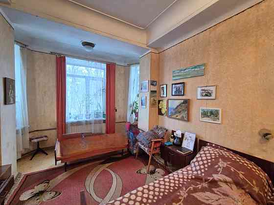 Продаж Квартира 4-кімнатна, 1/5 поверх на Лазаряна ул. Дніпро