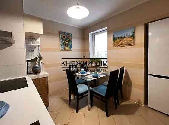 Продаж Квартира 3-кімнатна, 16/16 поверх на Кадетский гай ул. Киев