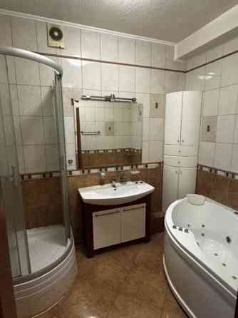 Продаж Квартира 3-кімнатна на ул. Среднефонтанская, 19б Одесса