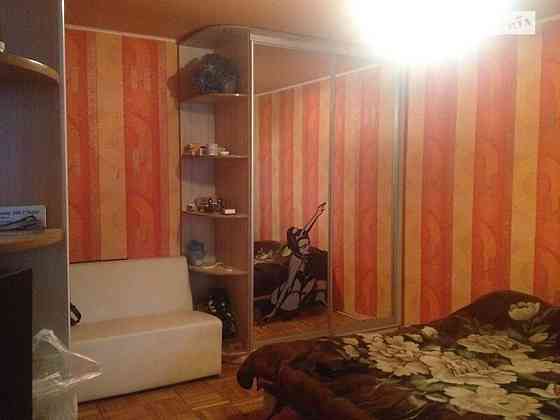 Оренда Квартира 1-кімнатна, 3/5 поверх на ул. Жилянская Киев